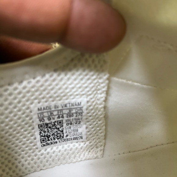 Adidas NMD_R1.V2 White/Black size 10 - Picture 10 of 14